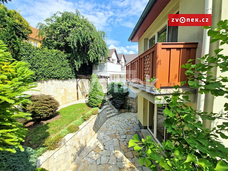 Pronájem rodinného domu 270 m², pozemek 200 m² - foto 2
