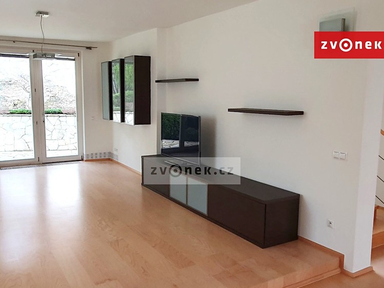 Pronájem rodinného domu 270 m², pozemek 200 m² - foto 8