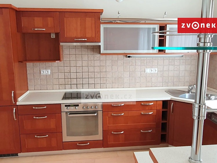 Pronájem rodinného domu 270 m², pozemek 200 m² - foto 5