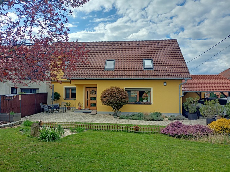 Pronájem rodinného domu 200 m², pozemek 766 m² - foto 4