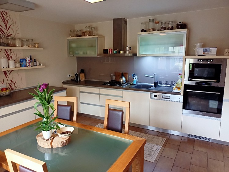 Pronájem rodinného domu 200 m², pozemek 766 m² - foto 7