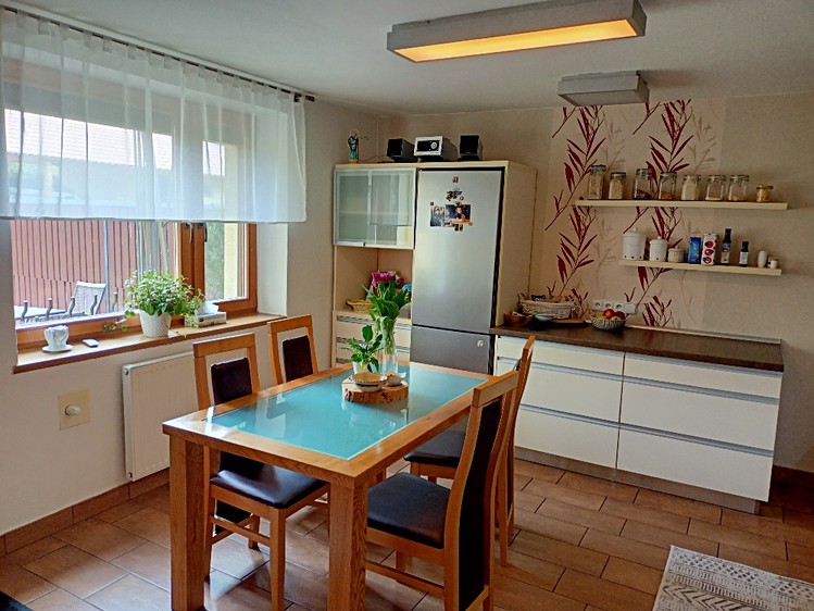 Pronájem rodinného domu 200 m², pozemek 766 m² - foto 6