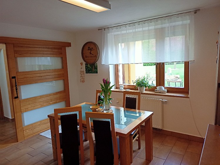 Pronájem rodinného domu 200 m², pozemek 766 m² - foto 8