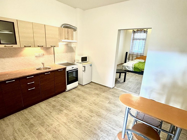 Pronájem rodinného domu 180 m², pozemek 201 m² - foto 2