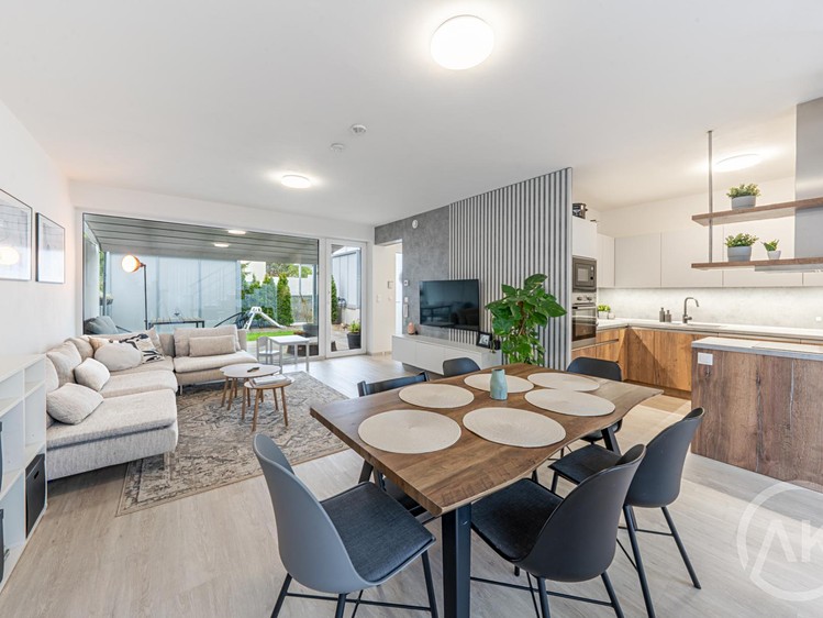 Pronájem rodinného domu 107 m², pozemek 162 m² - foto 2