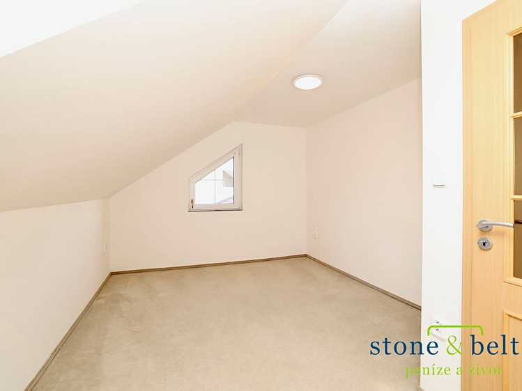 Pronájem rodinného domu 132 m², pozemek 433 m² - foto 4