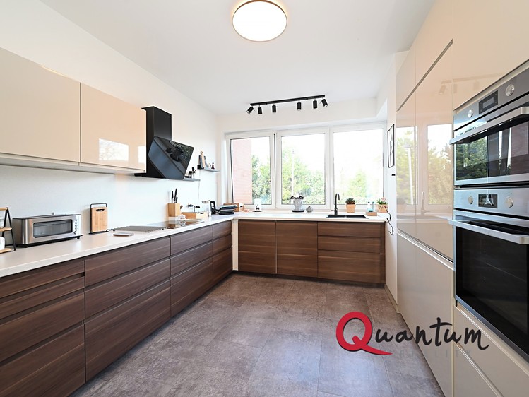 Pronájem rodinného domu 185 m², pozemek 229 m² - foto 2