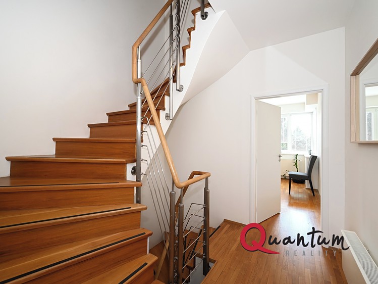 Pronájem rodinného domu 185 m², pozemek 229 m² - foto 8