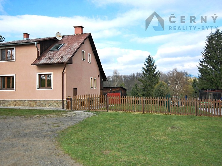 Pronájem rodinného domu 70 m², pozemek 774 m² - foto 1