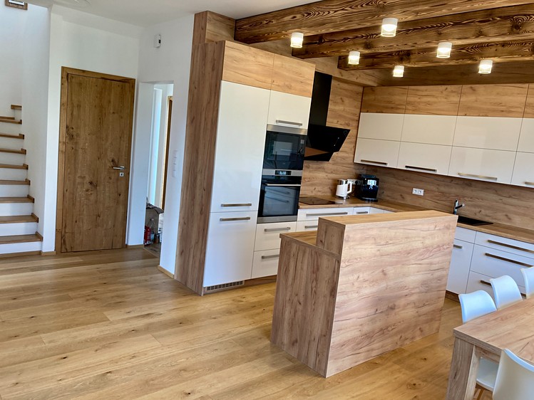 Pronájem rodinného domu 160 m², pozemek 320 m² - foto 1