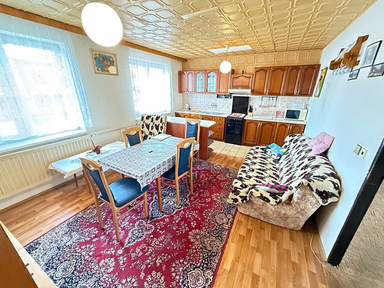 Pronájem rodinného domu 200 m², pozemek 357 m² - foto 4
