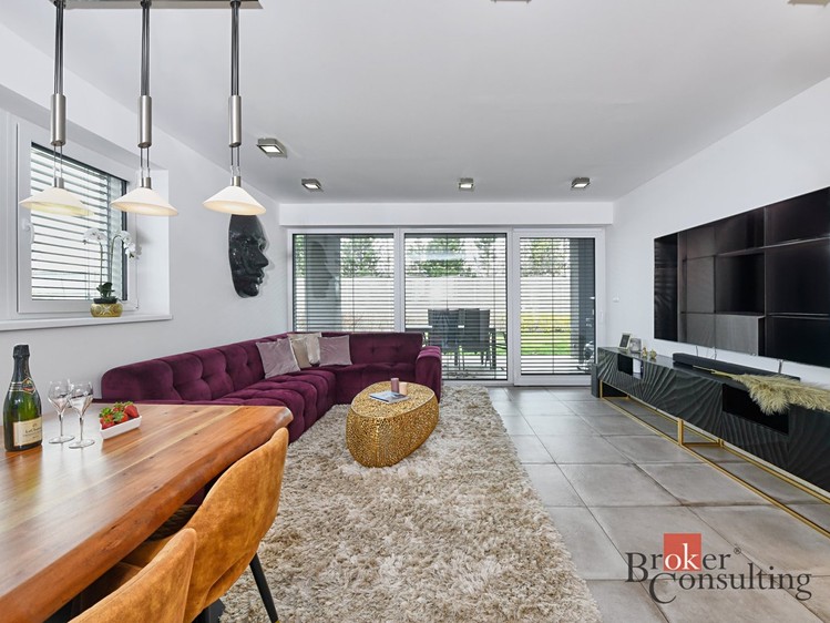 Pronájem rodinného domu 180 m², pozemek 1 270 m² - foto 2