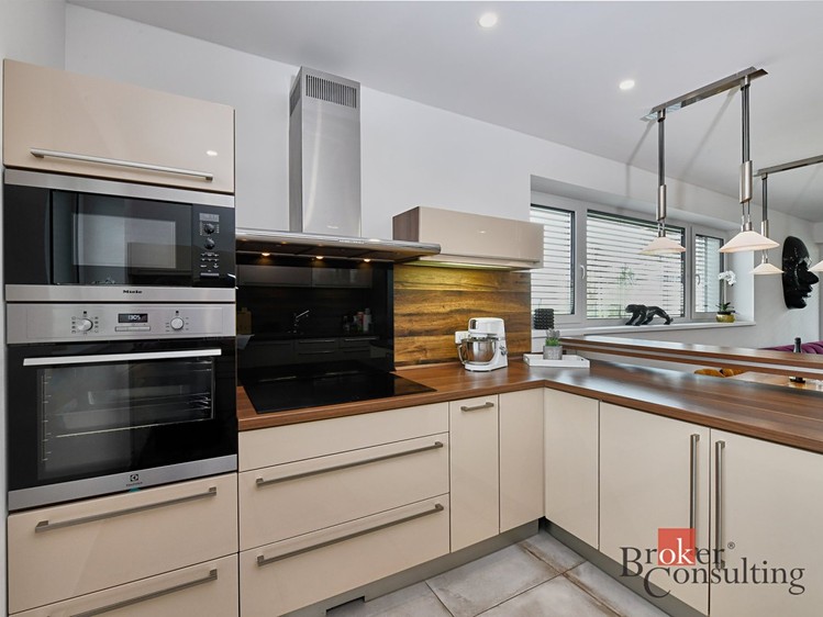 Pronájem rodinného domu 180 m², pozemek 1 270 m² - foto 7