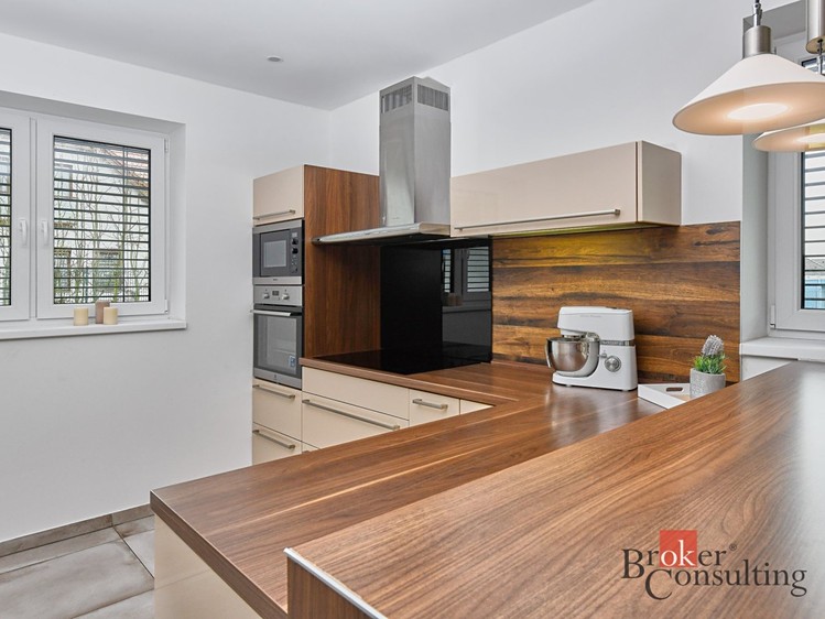Pronájem rodinného domu 180 m², pozemek 1 270 m² - foto 8