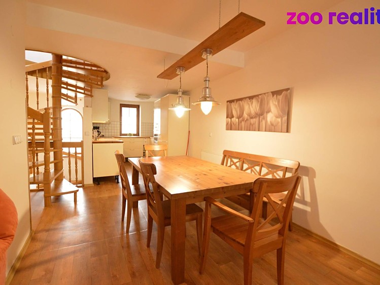 Pronájem  rodinného domu 150 m², pozemek 135 m² - foto 4