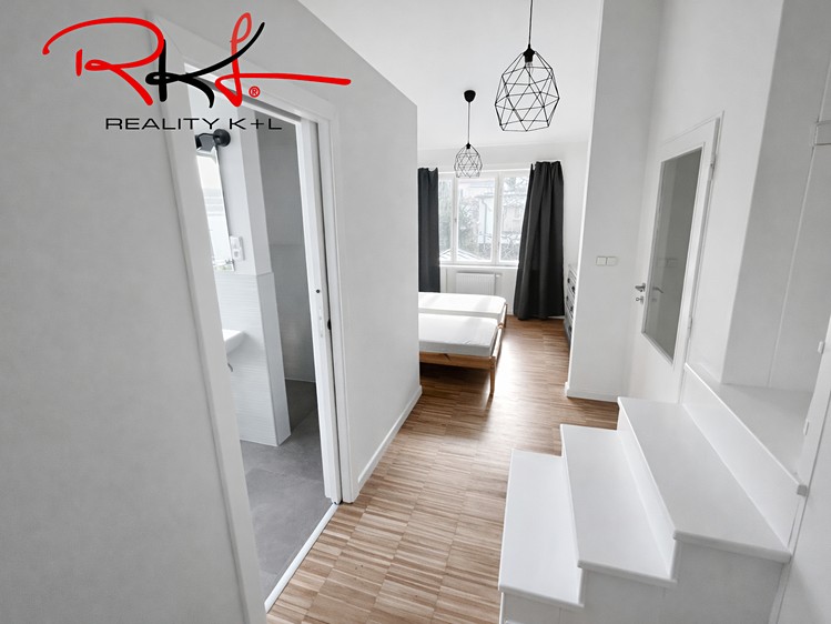 Pronájem rodinného domu 264 m², pozemek 483 m² - foto 8