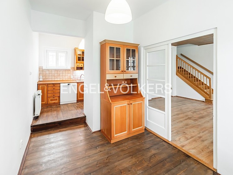 Pronájem  vily 214 m², pozemek 292 m² - foto 4