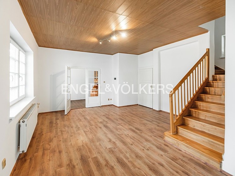 Pronájem  vily 214 m², pozemek 292 m² - foto 6