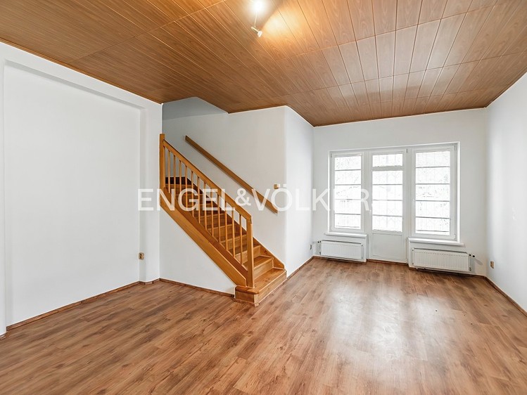Pronájem  vily 214 m², pozemek 292 m² - foto 7