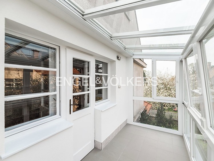 Pronájem  vily 214 m², pozemek 292 m² - foto 5