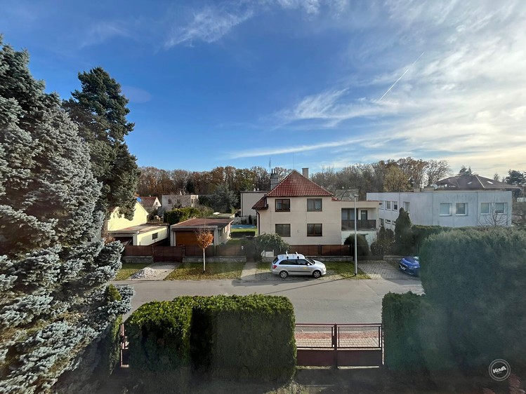 Pronájem vícegeneračního domu 200 m², pozemek 400 m² - foto 3