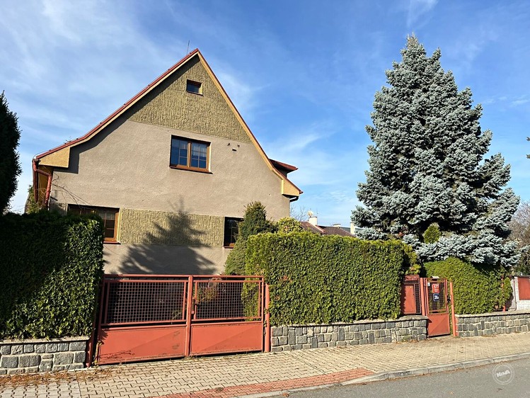Pronájem vícegeneračního domu 200 m², pozemek 400 m² - foto 1