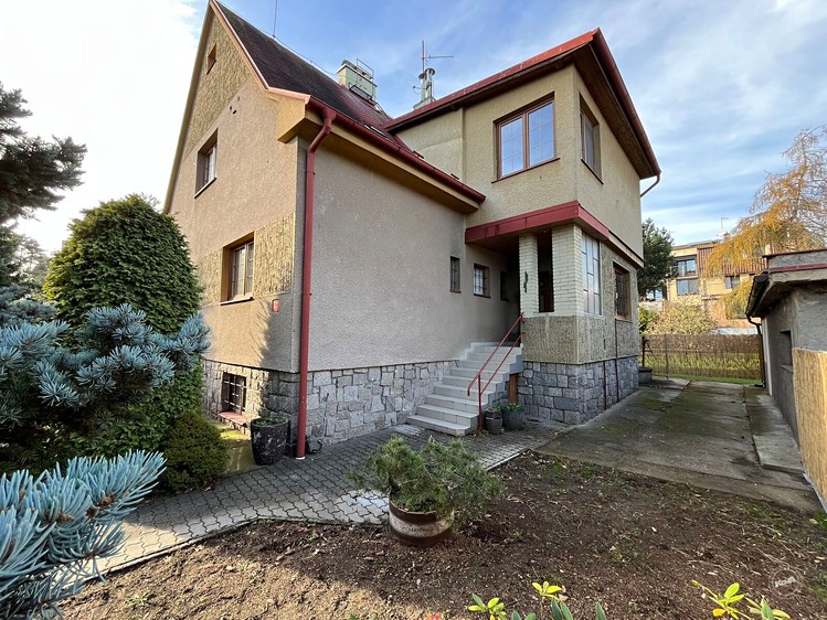 Pronájem vícegeneračního domu 200 m², pozemek 400 m² - foto 2