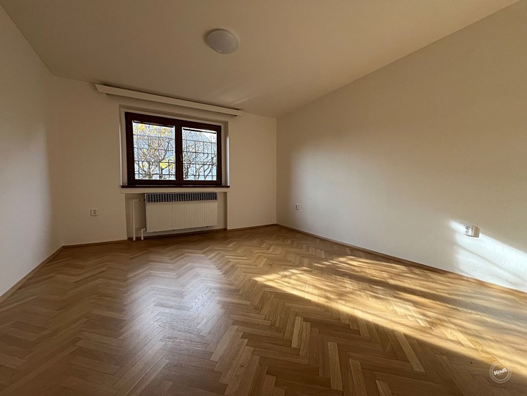 Pronájem vícegeneračního domu 200 m², pozemek 400 m² - foto 6