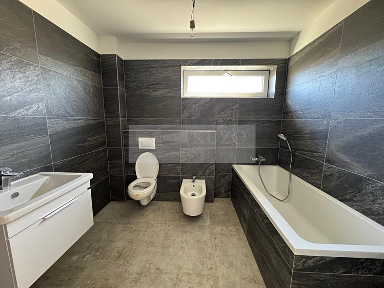 Pronájem  rodinného domu 165 m², pozemek 655 m² - foto 8