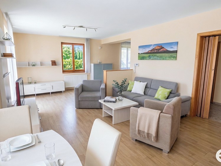 Pronájem  rodinného domu 229 m², pozemek 750 m² - foto 5