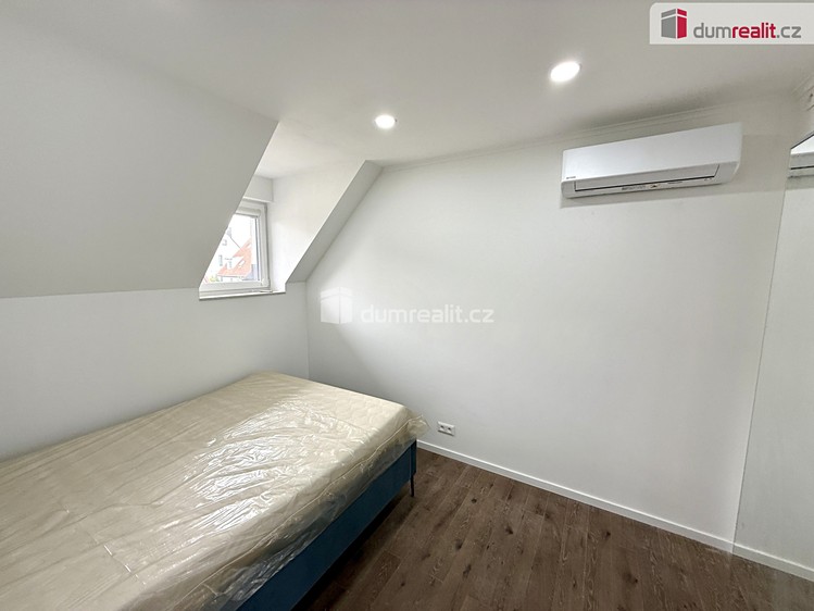 Pronájem rodinného domu 85 m², pozemek 528 m² - foto 7