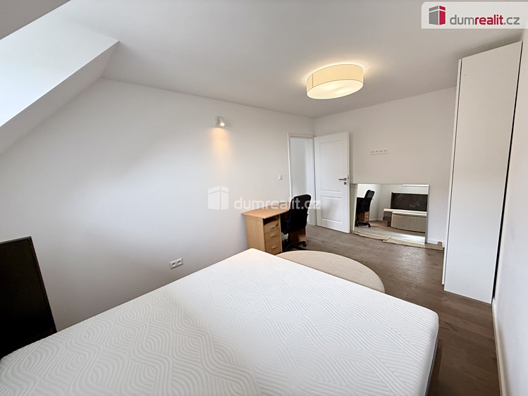 Pronájem rodinného domu 85 m², pozemek 528 m² - foto 8