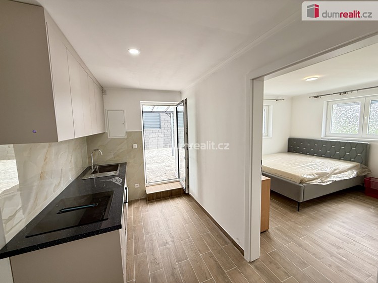 Pronájem rodinného domu 99 m², pozemek 528 m² - foto 7