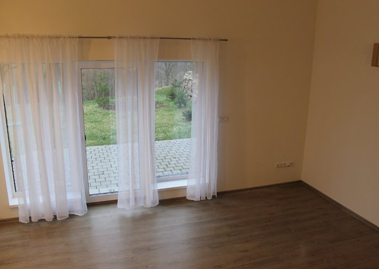 Pronájem rodinného domu 150 m², pozemek 670 m² - foto 3