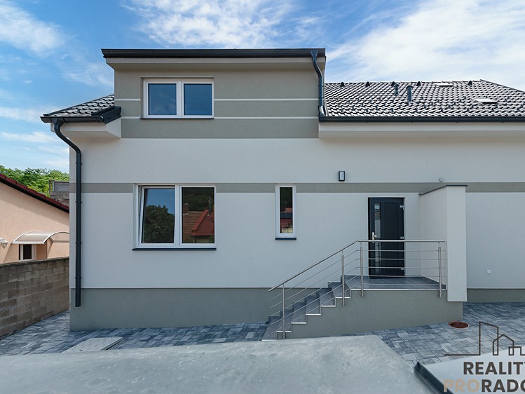 Pronájem rodinného domu 128 m², pozemek 274 m² - foto 2