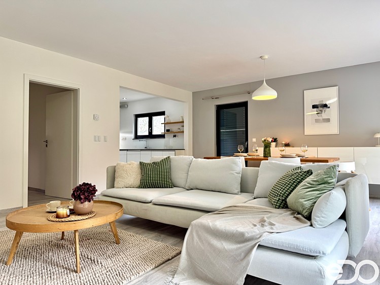 Pronájem rodinného domu 127 m², pozemek 500 m² - foto 1