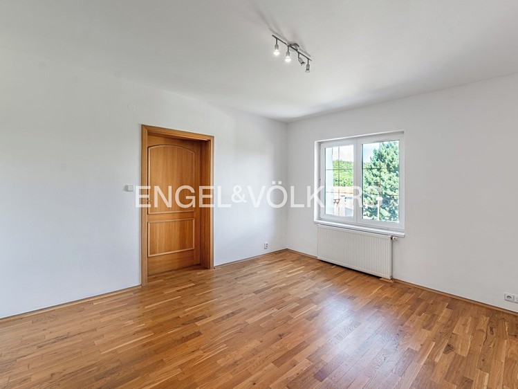 Pronájem  rodinného domu 360 m², pozemek 860 m² - foto 8