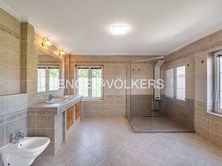 Pronájem  rodinného domu 360 m², pozemek 860 m² - foto 7