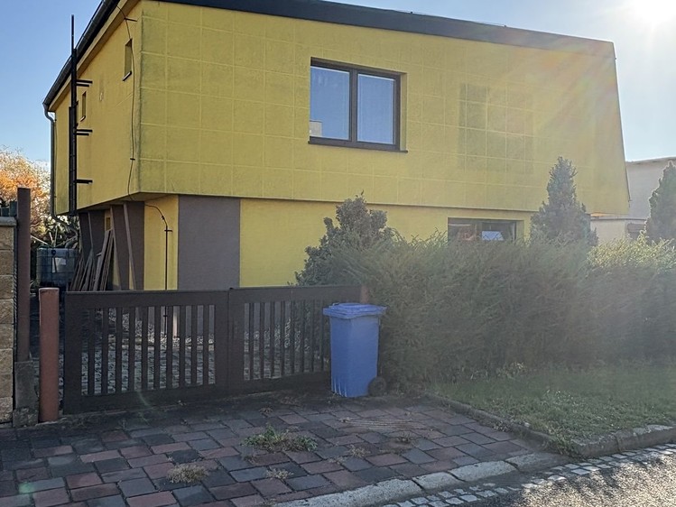 Pronájem rodinného domu 70 m², pozemek 1 098 m² - foto 1