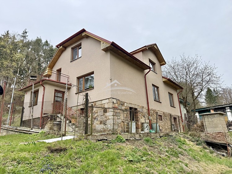 Pronájem rodinného domu 140 m², pozemek 1 060 m² - foto 1