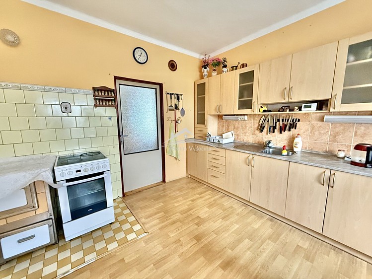 Pronájem rodinného domu 140 m², pozemek 1 060 m² - foto 2