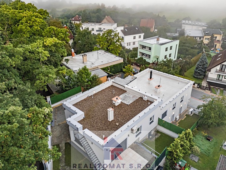 Pronájem rodinného domu 127 m², pozemek 500 m² - foto 2