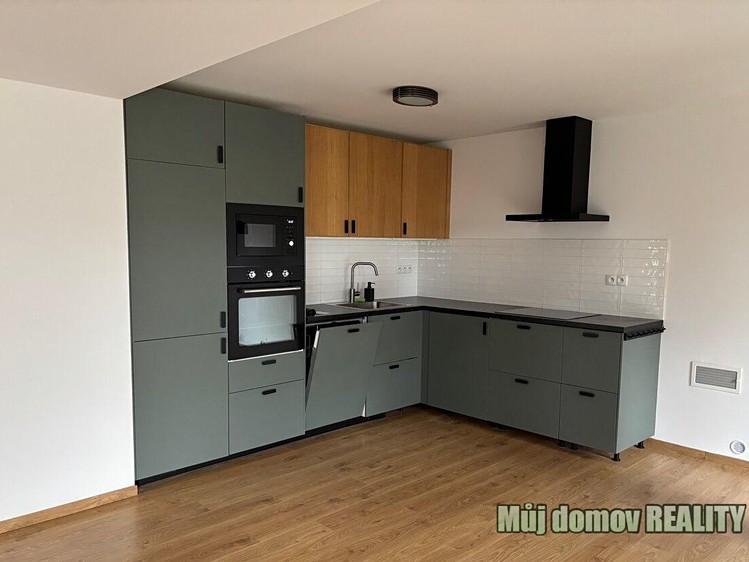 Pronájem rodinného domu 120 m², pozemek 500 m² - foto 1