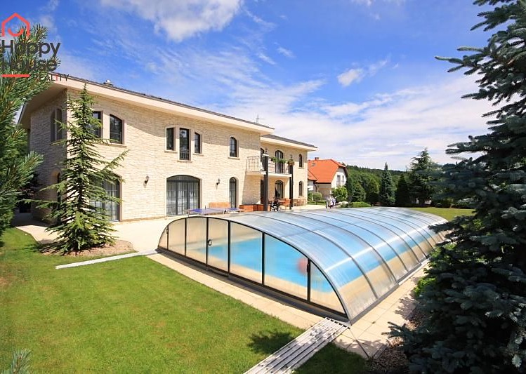 Pronájem rodinného domu 300 m², pozemek 1 450 m² - foto 1