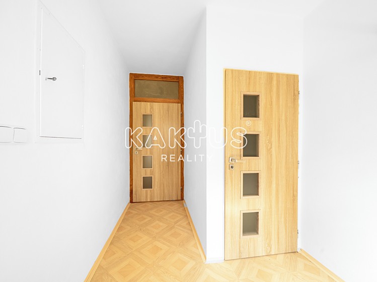 Pronájem rodinného domu 100 m², pozemek 664 m² - foto 4