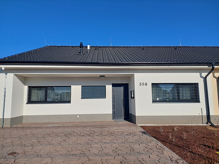 Pronájem rodinného domu 100 m², pozemek 460 m² - foto 1
