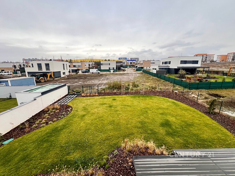Pronájem  rodinného domu 299 m², pozemek 735 m² - foto 5