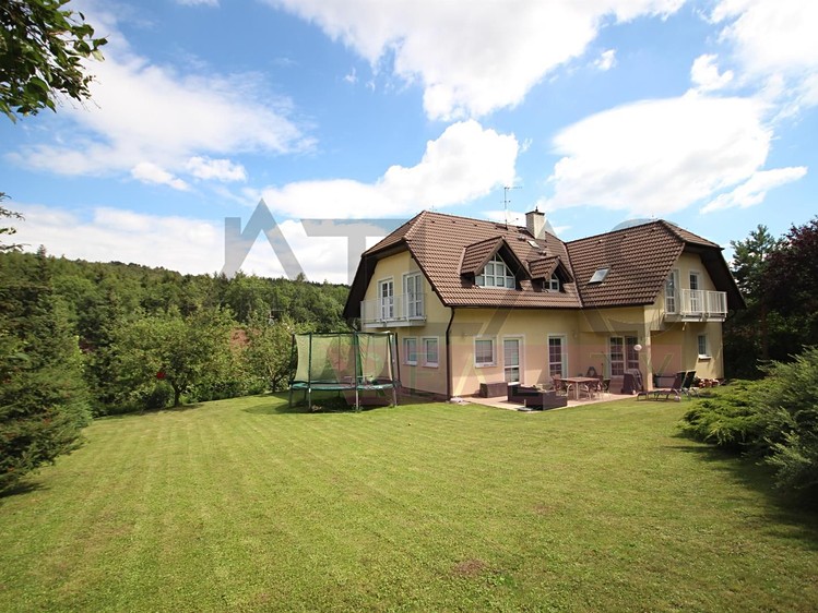 Pronájem rodinného domu 303 m², pozemek 1 000 m² - foto 2