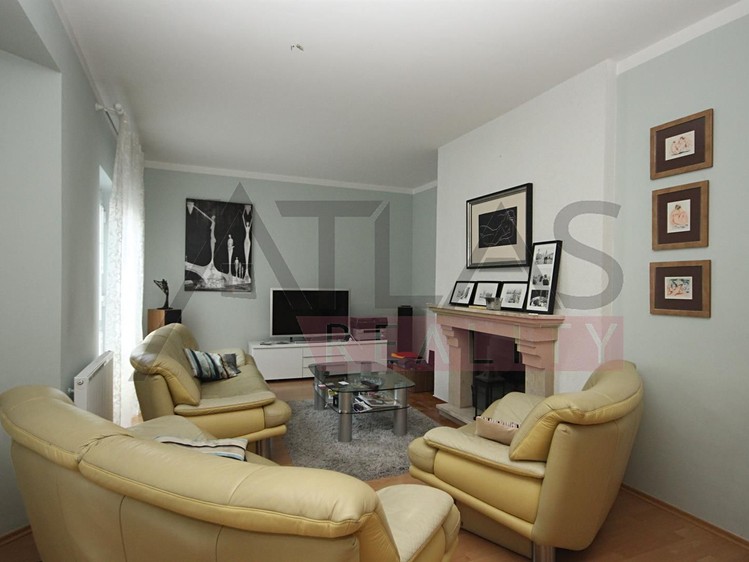 Pronájem rodinného domu 303 m², pozemek 1 000 m² - foto 6