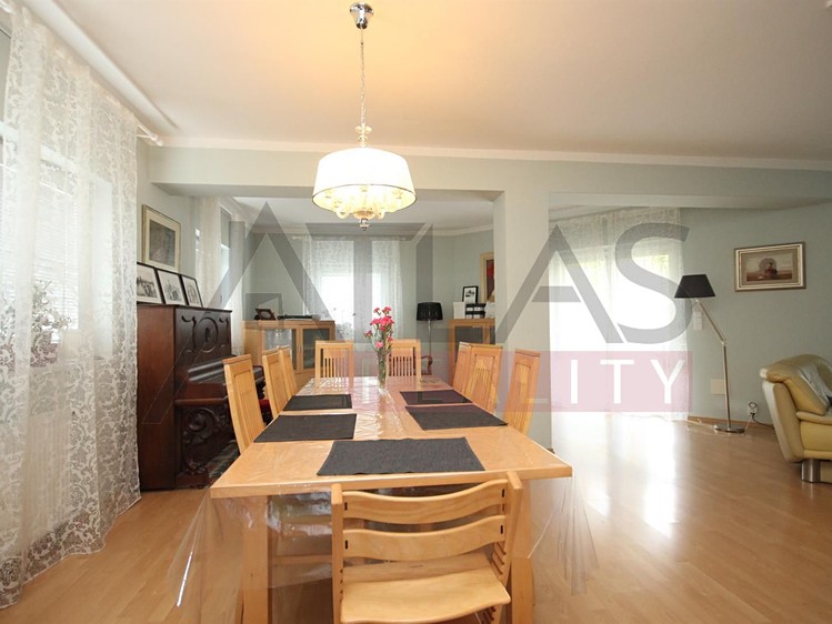 Pronájem rodinného domu 303 m², pozemek 1 000 m² - foto 5